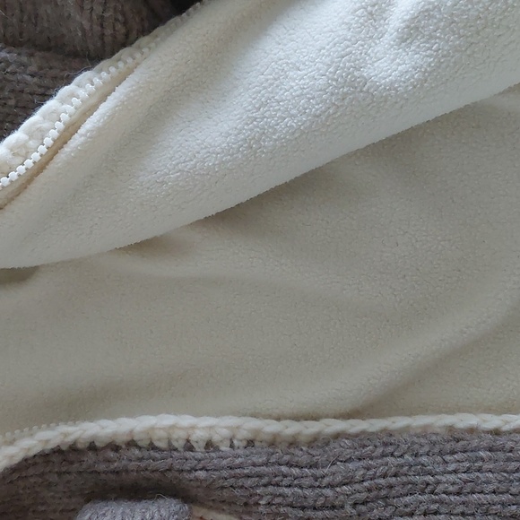 Zip Up Hoodie Wool Handcrafted - Picture 5 of 5